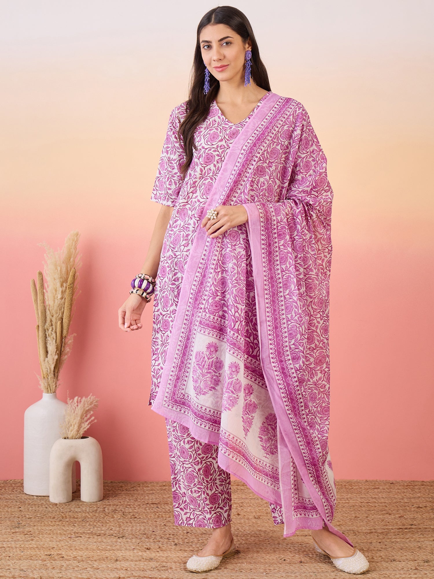 Light Purple Rose Jaal V Neck Straight Kurta Set W Dupatta