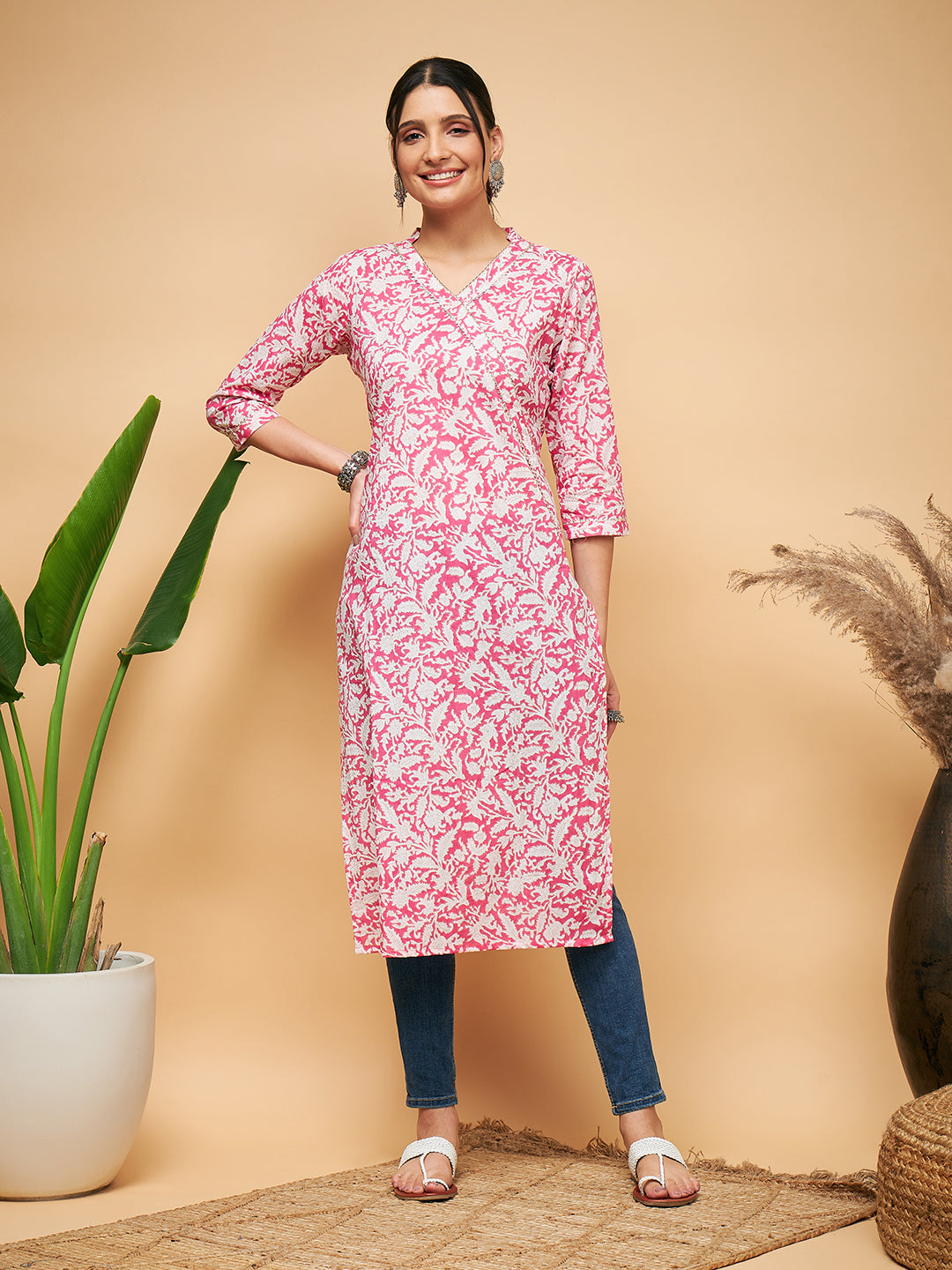 PINK FOIL WHITE PRINT ANGRAKHA STRIGHT KURTA