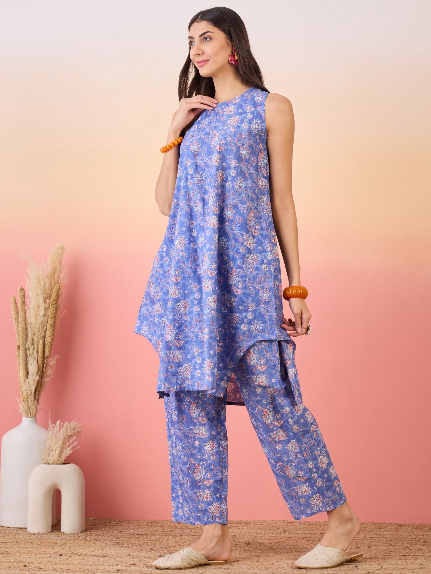 Jordy Blue Floral Print Round Neck Kurta Set