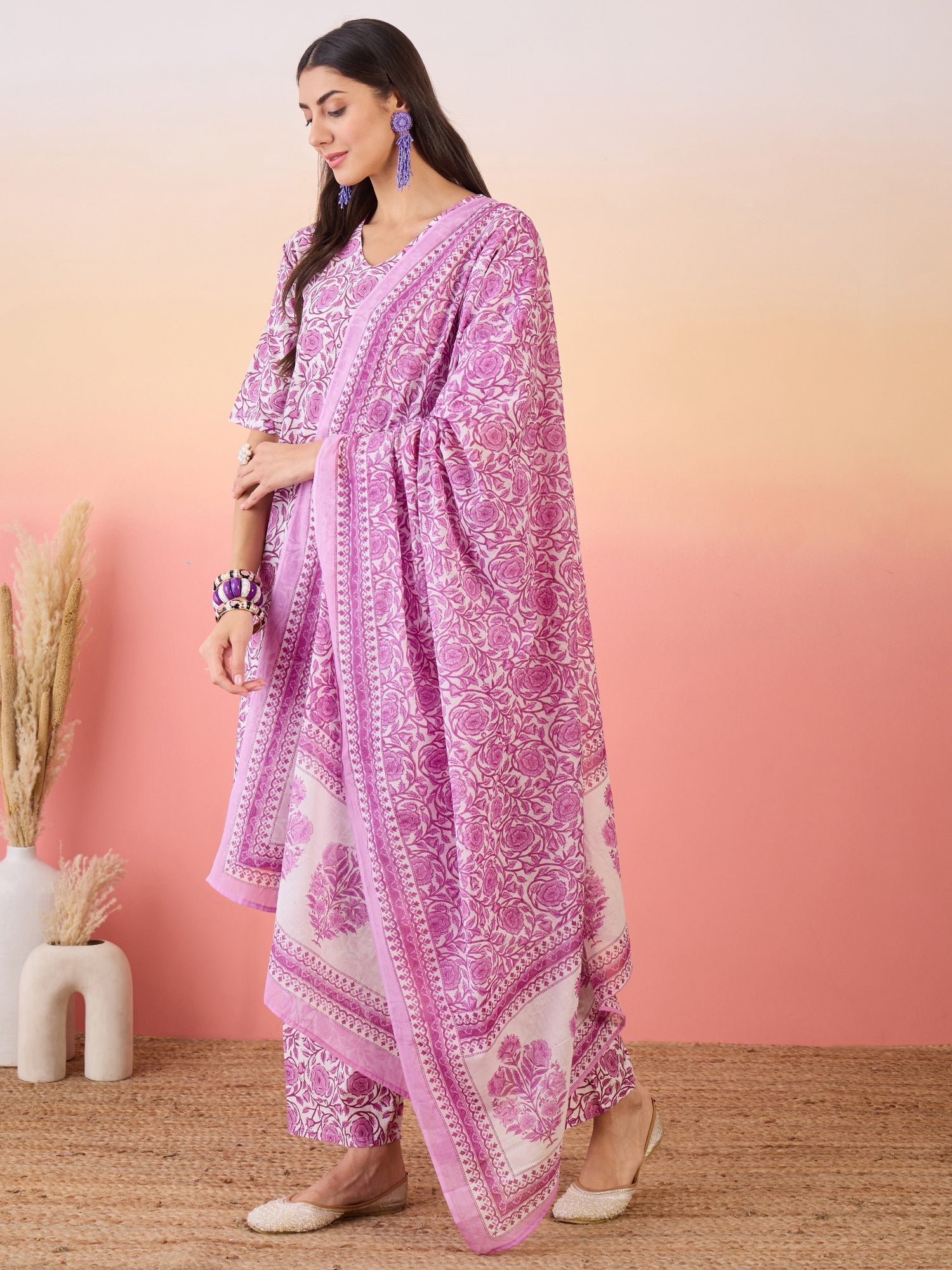 Light Purple Rose Jaal V Neck Straight Kurta Set W Dupatta