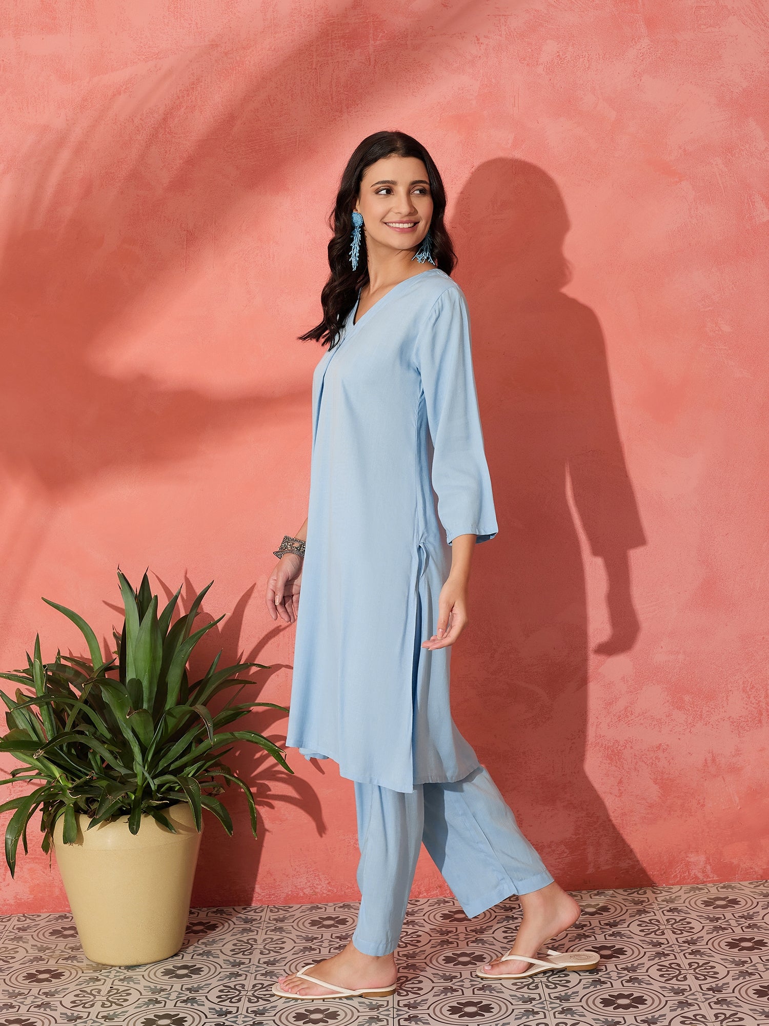 PASTEL BLUE SOLID V NECK KURTA PANT SET