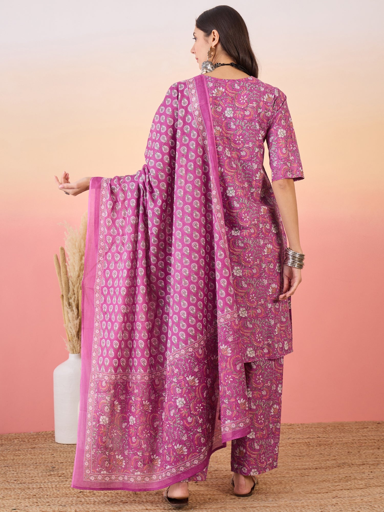 Orchid Jaal Kalamkari V Neck Straight Kurta Set W Dupatta