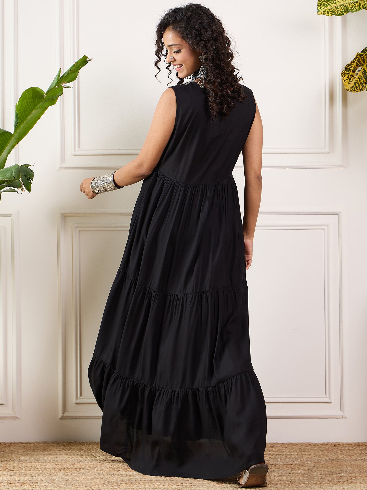 Black V Neck Sleeveless Long Tiered Dress