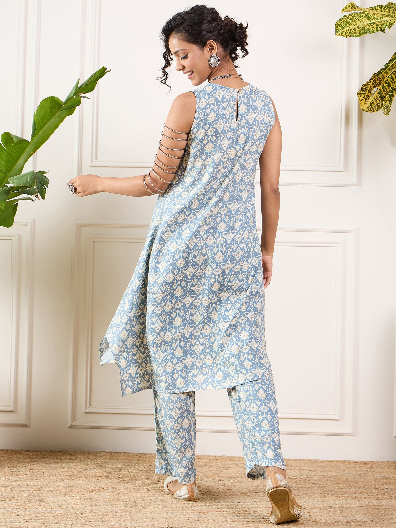 Powder Blue Ikkat Print Foil Round Neck Kurta Pant Set