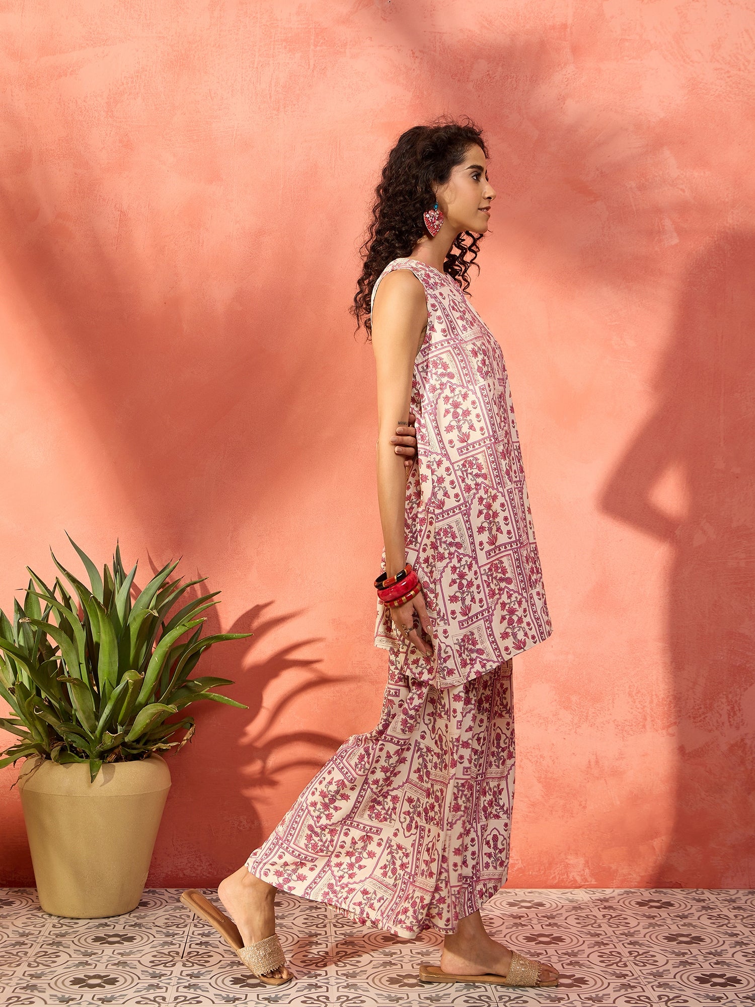 Rose Pink Ethnic Window Floral Round Neck Kurta Pant Set