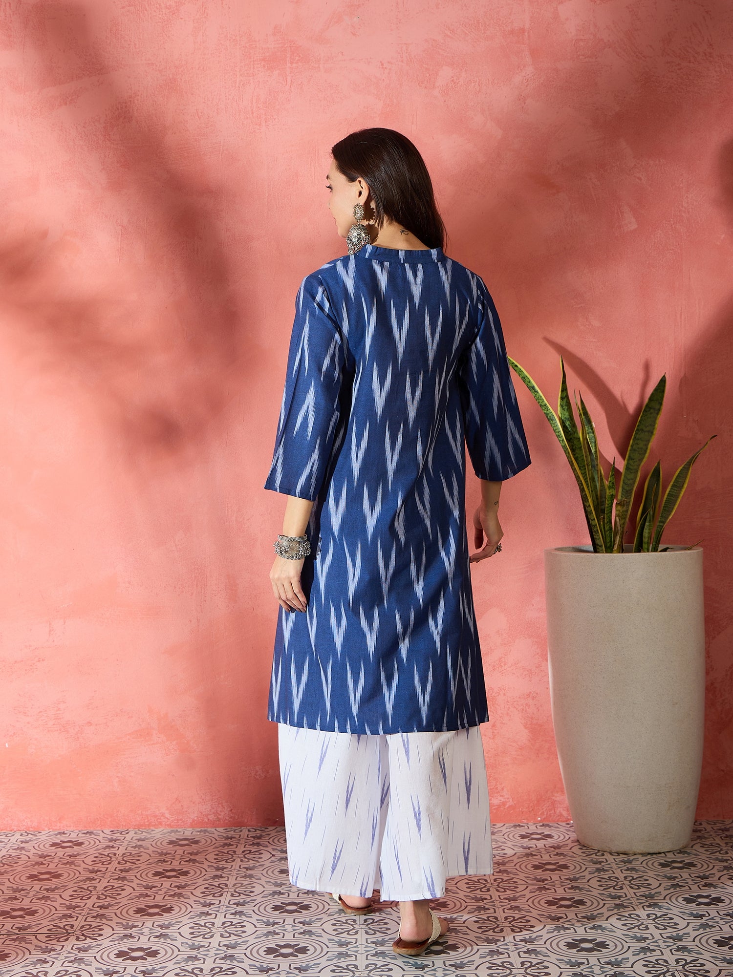 Blue White Ikkat Manderian Neck High Low Kurta Set