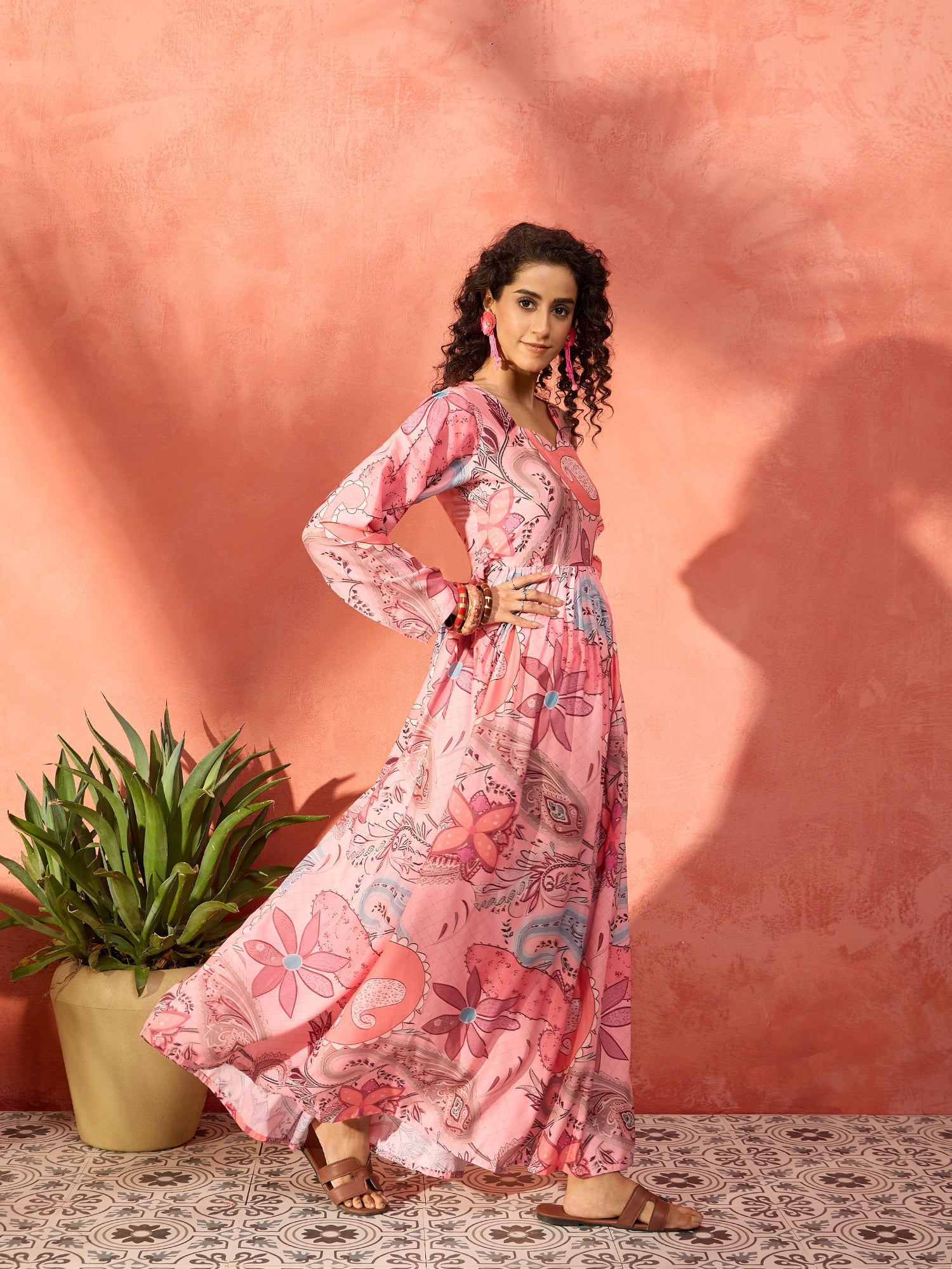 Salmon Pink Paisley Sweetheart Neck Long Anarkali Kurta