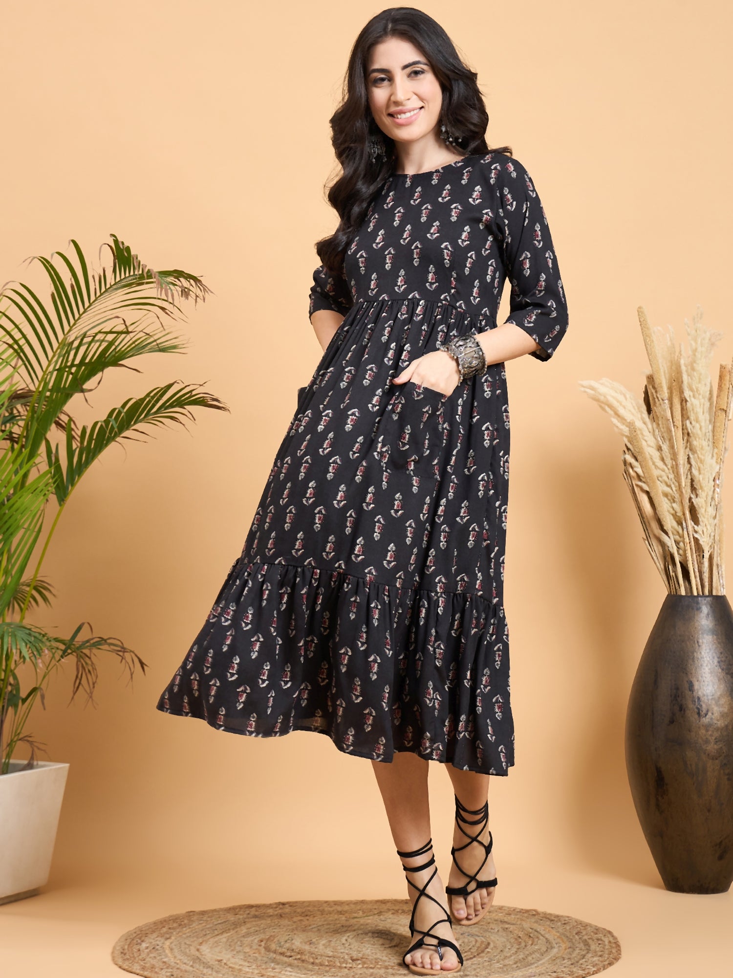 Black Booti Rapid Print Front Pocket Sleeve Dress