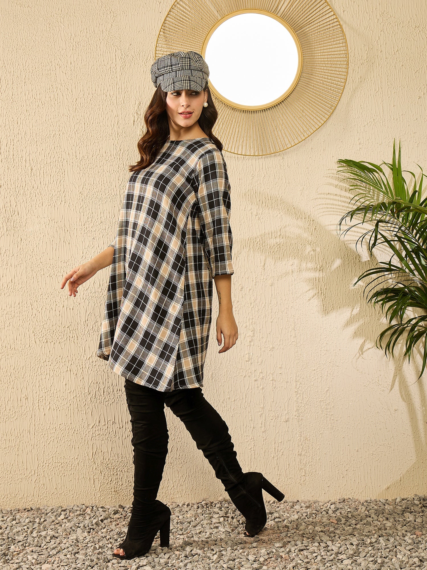 Black Beige Check R Neck Short Dress