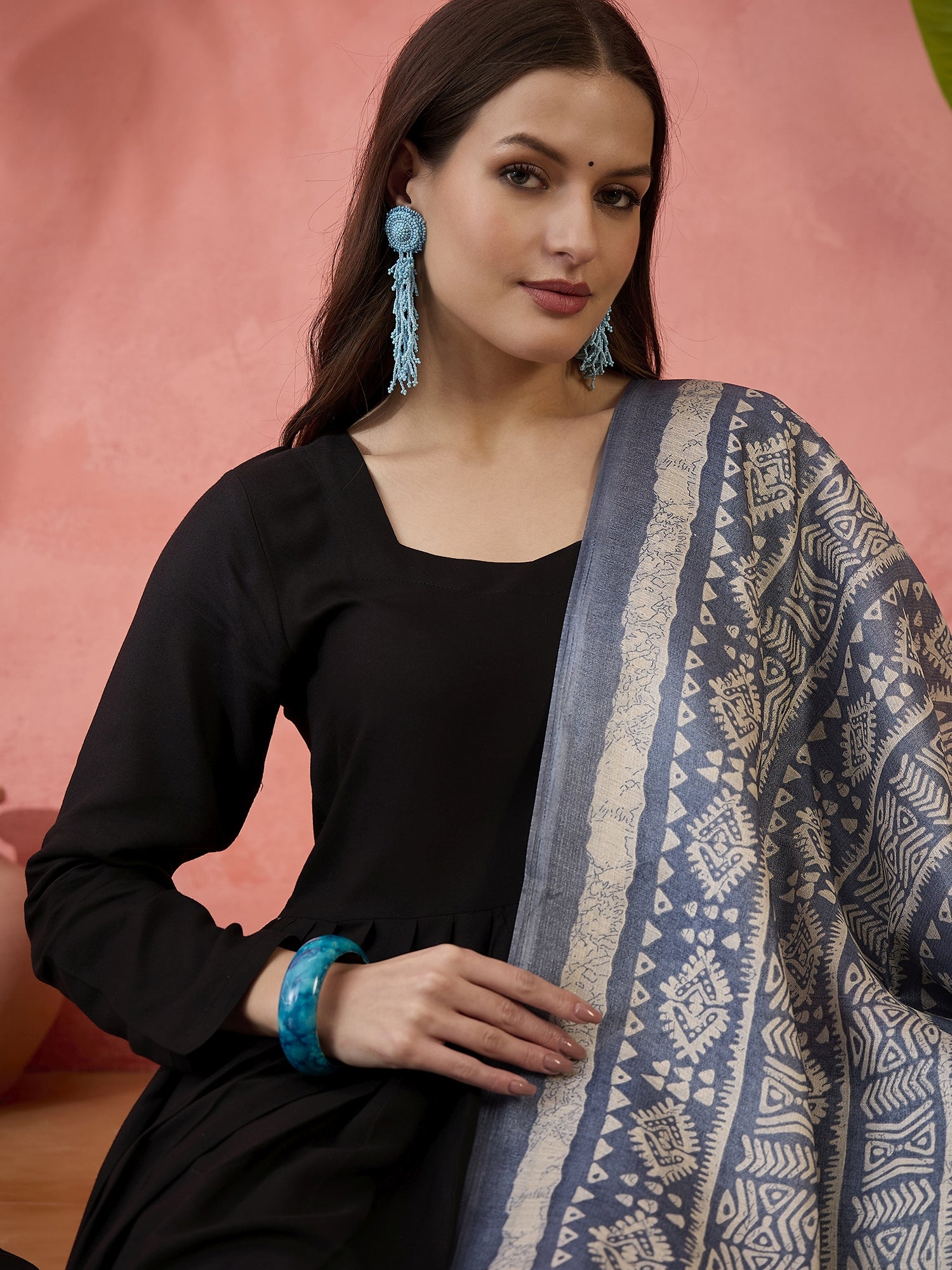 Black In In Sweetheart Kurta With D11 Dupatta