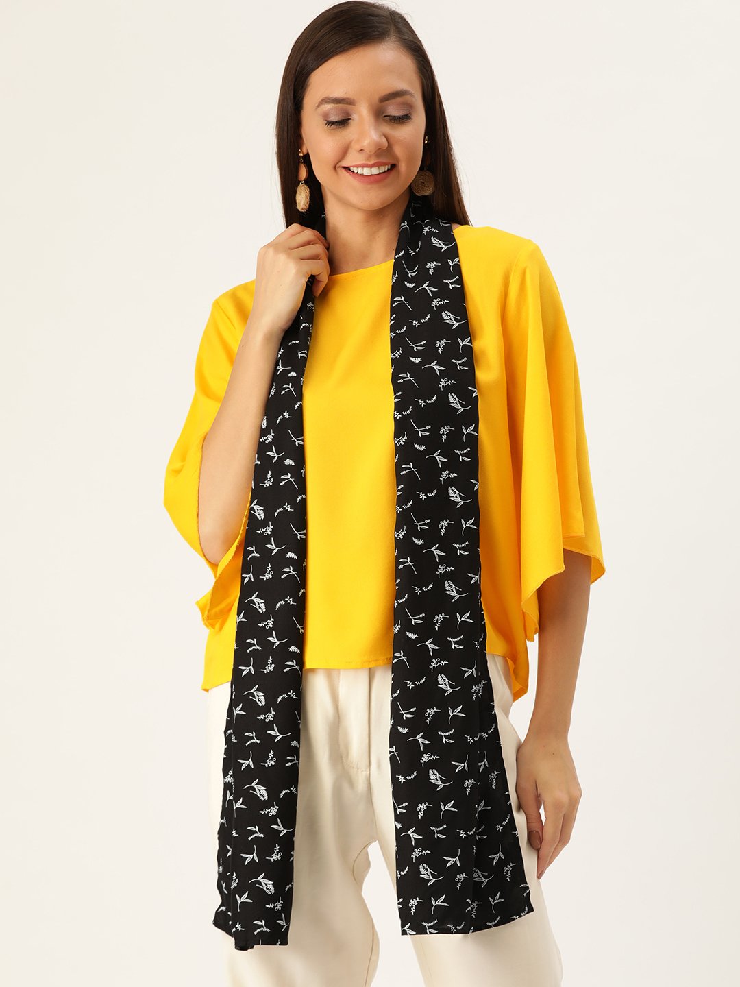 Yellow Top With Black Stole